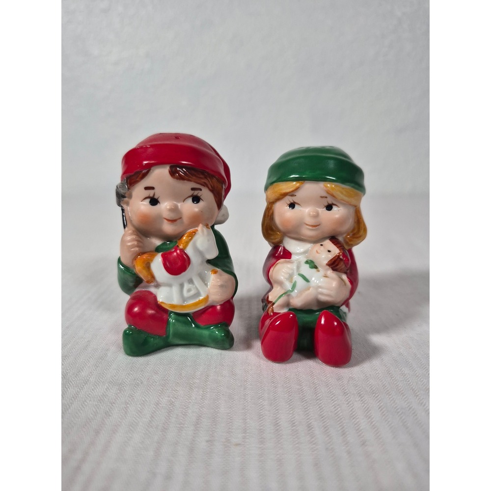 Vtg Avon Christmas Elf Santa's Helpers Boy and Girl Salt and Pepper Shakers